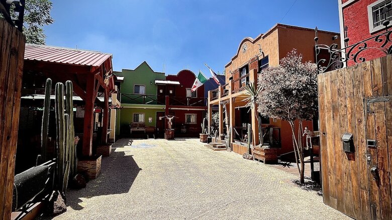 Hotel West Refugio