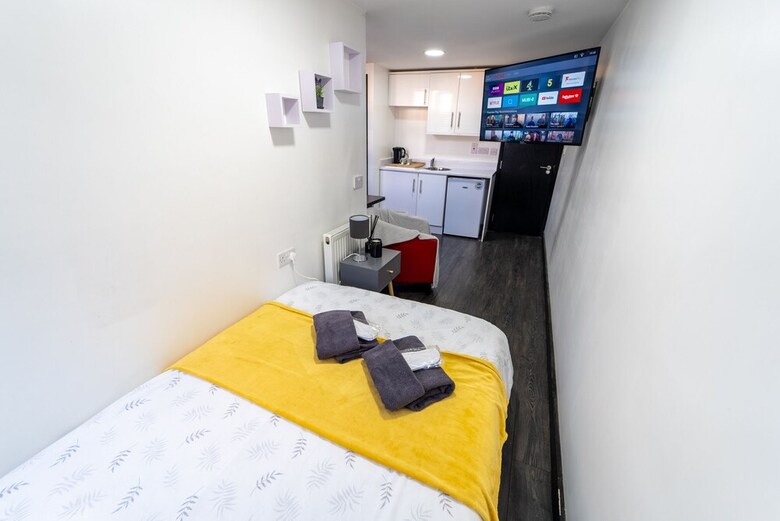 46 North Road Studios Near Qe And Uob