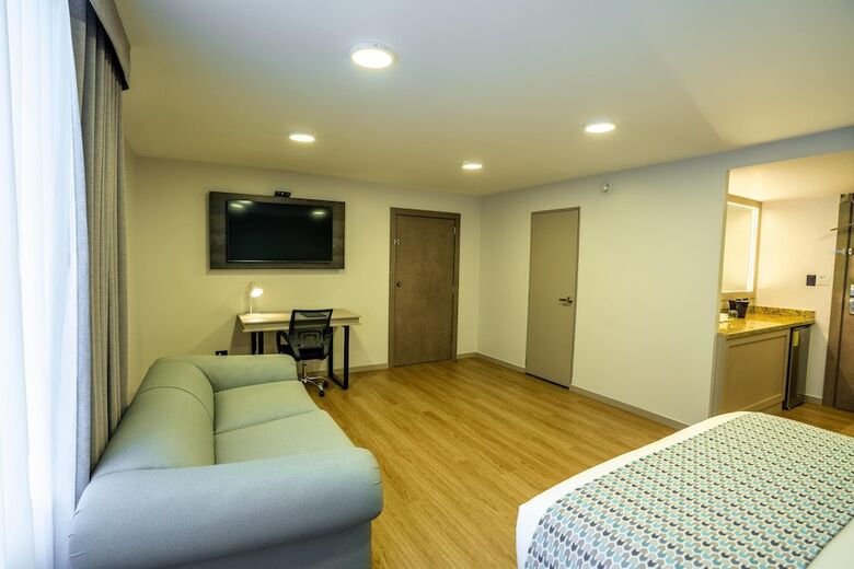 Hotel La Quinta By Wyndham Quito