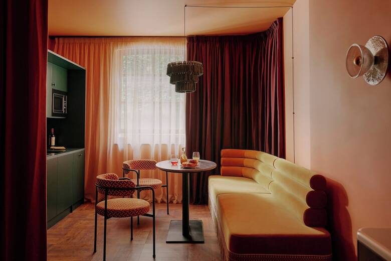 Hotel Ember Locke Kensington