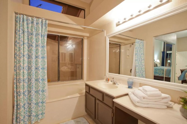 Charming 2br-2ba By Bluebarrelhomes