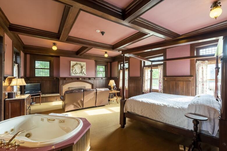 Hotel White Springs Manor A Belhurst Property