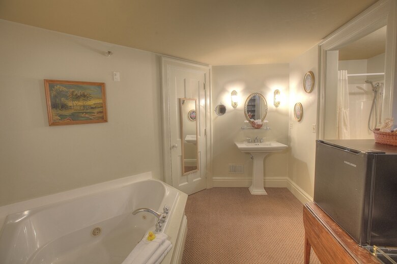 Hotel White Springs Manor A Belhurst Property