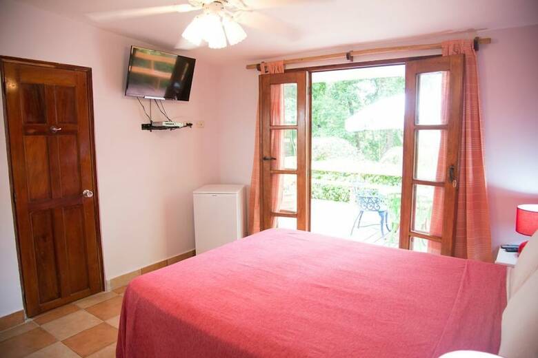 Contadora Island Inn B&B