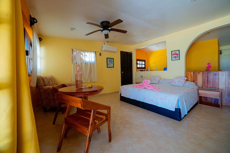 Bed & Breakfast Flamingos Inn