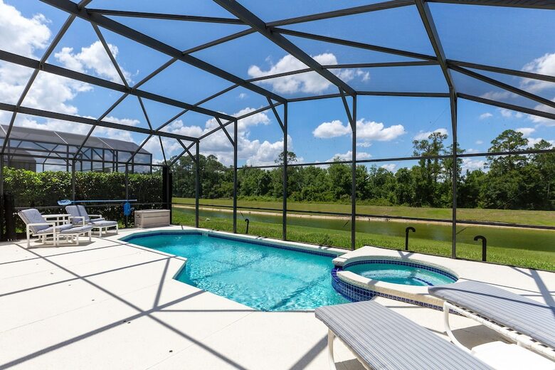 Aparthotel Waterside Villa By Villadirect