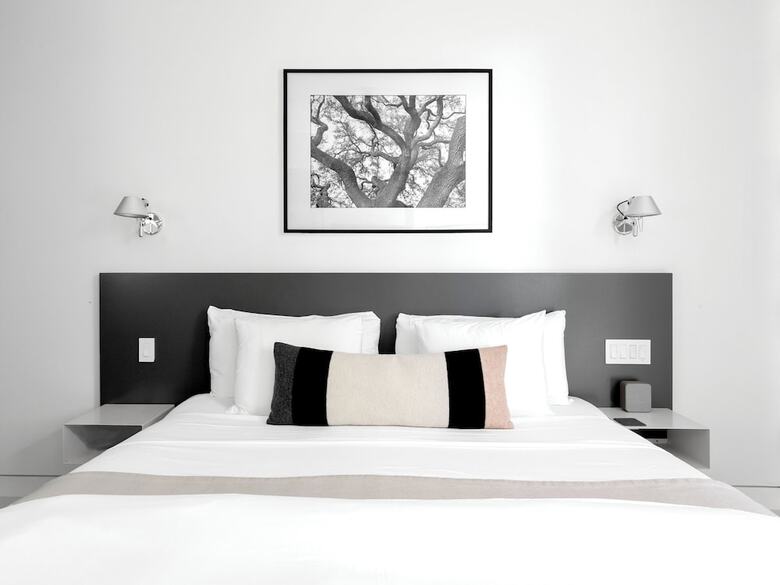 Frame Hotel - Treehouse