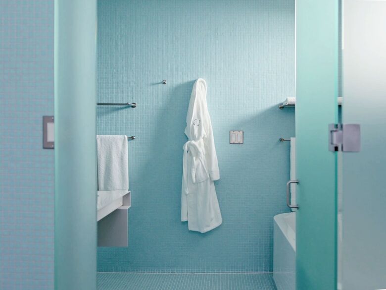Frame Hotel - Treehouse
