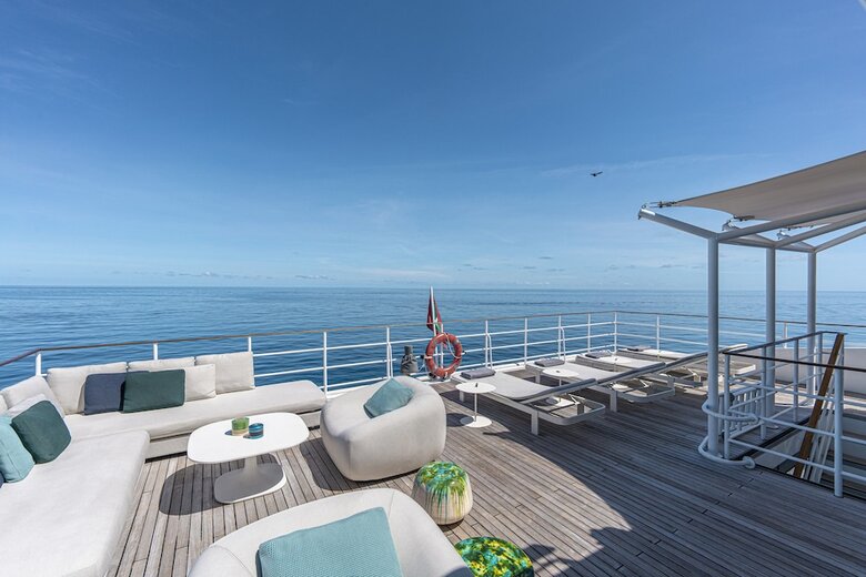 Four Seasons Explorer, Palau - Cruising Resort