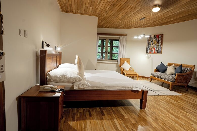 Esther's Hotel