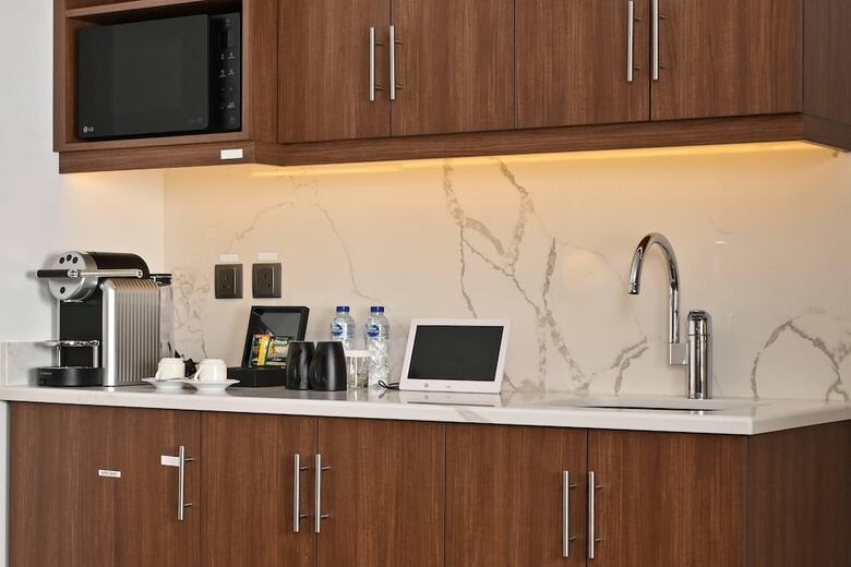Comfort Hotel Jeddah King Road