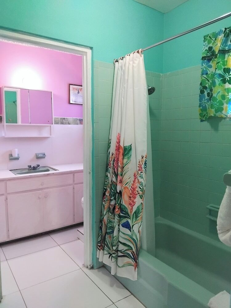 Bed & Breakfast 237 Bratton Ave