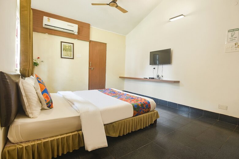 Fabhotel Royal Baga Residency