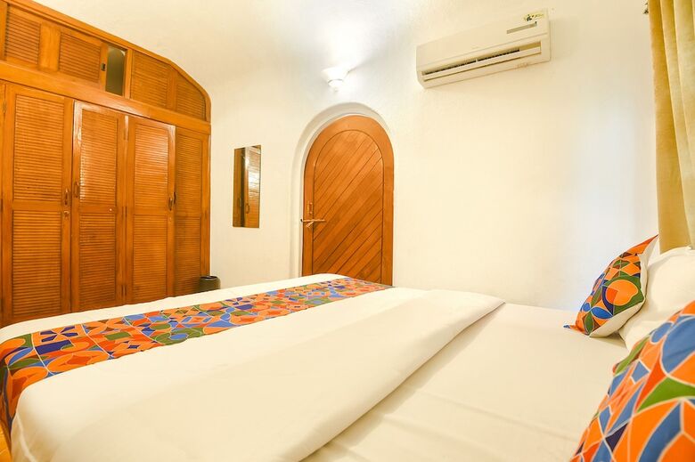 Fabhotel Royal Baga Residency