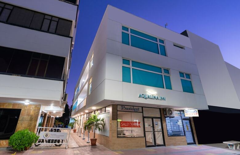 Hotel Aqualina Inn