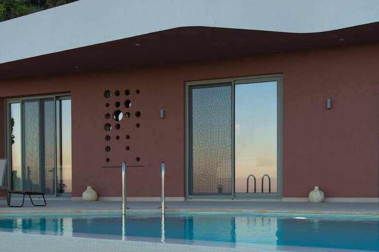 Plethora Luxury Suites