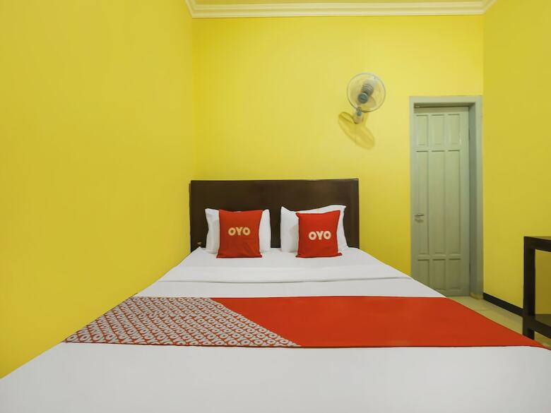Oyo 92483 Hotel Kirana