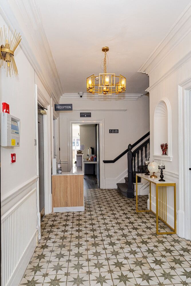Woodford Hotel