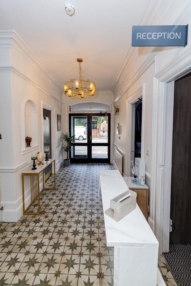 Woodford Hotel