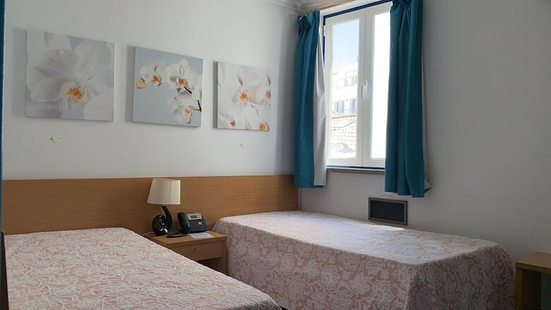 Weaa Hotel