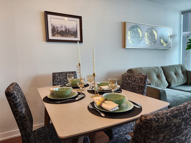 Hotel Ihost Suites Downtown Toronto
