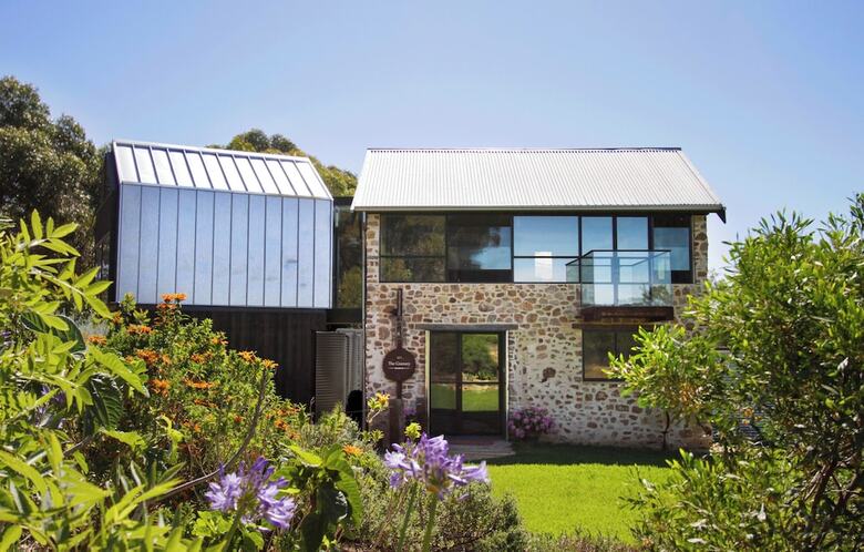 Bed & Breakfast Old Chaff Mill Retreat - - Luxury Vineyard Accommodation