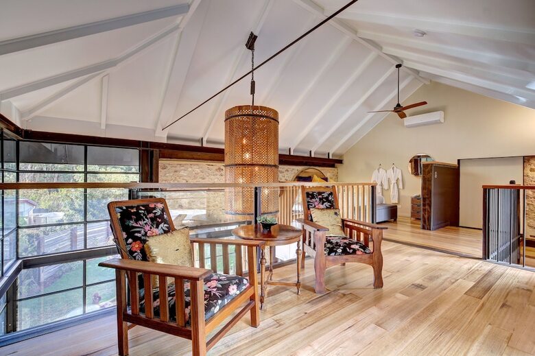 Bed & Breakfast Old Chaff Mill Retreat - - Luxury Vineyard Accommodation