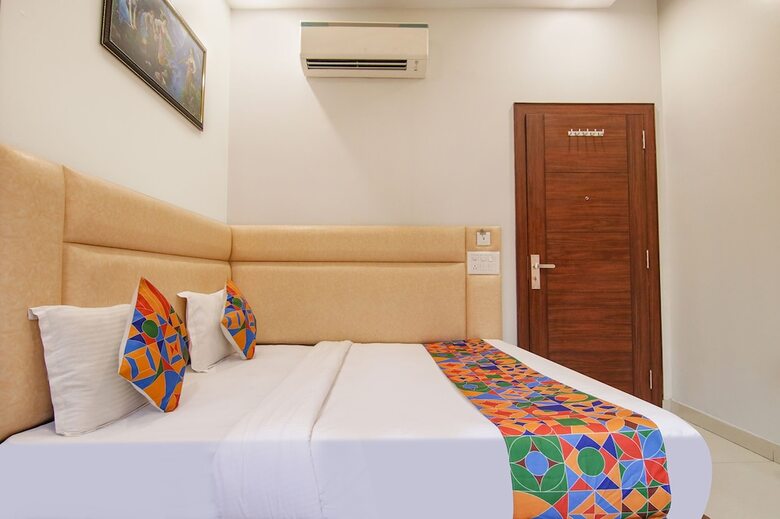 Fabhotel Golden City