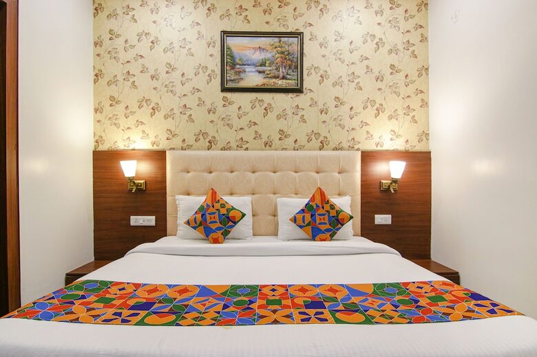 Fabhotel Golden City