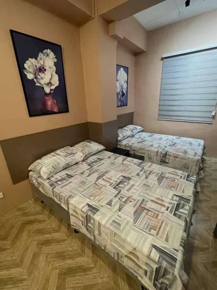 Aparthotel 83 F. Bautista St