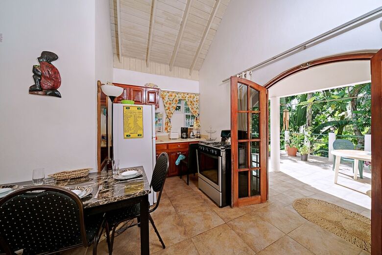 Aparthotel Beach House Condos Negril