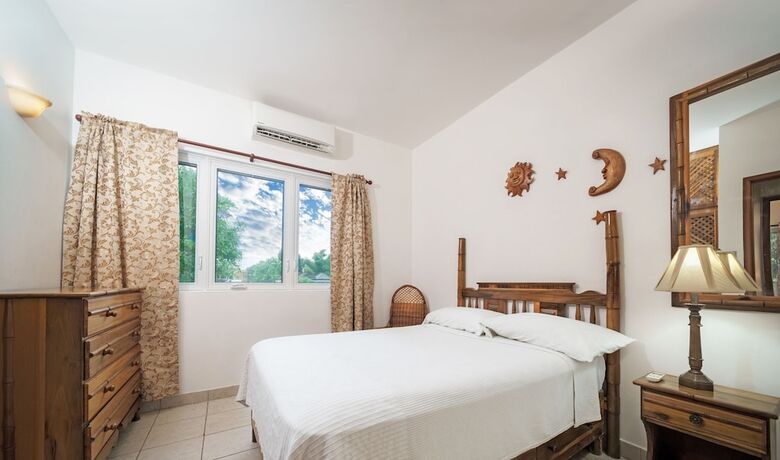 Aparthotel Beach House Condos Negril