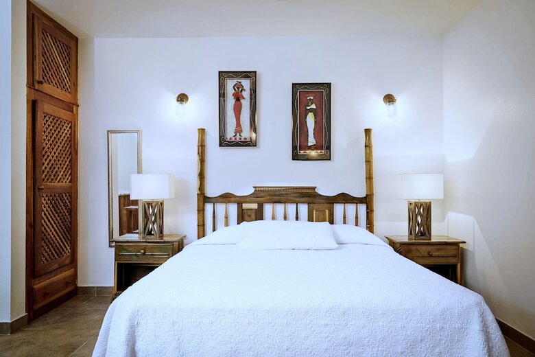 Aparthotel Beach House Condos Negril