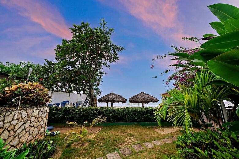 Aparthotel Beach House Condos Negril