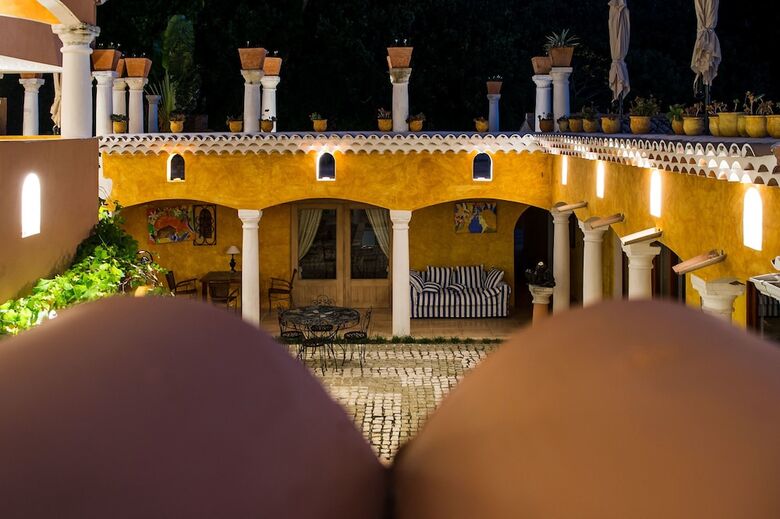 Villa Yrondi