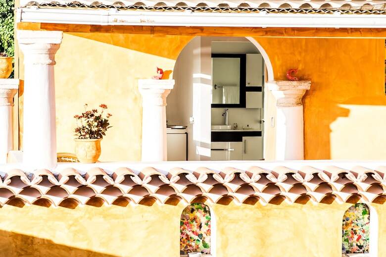 Villa Yrondi