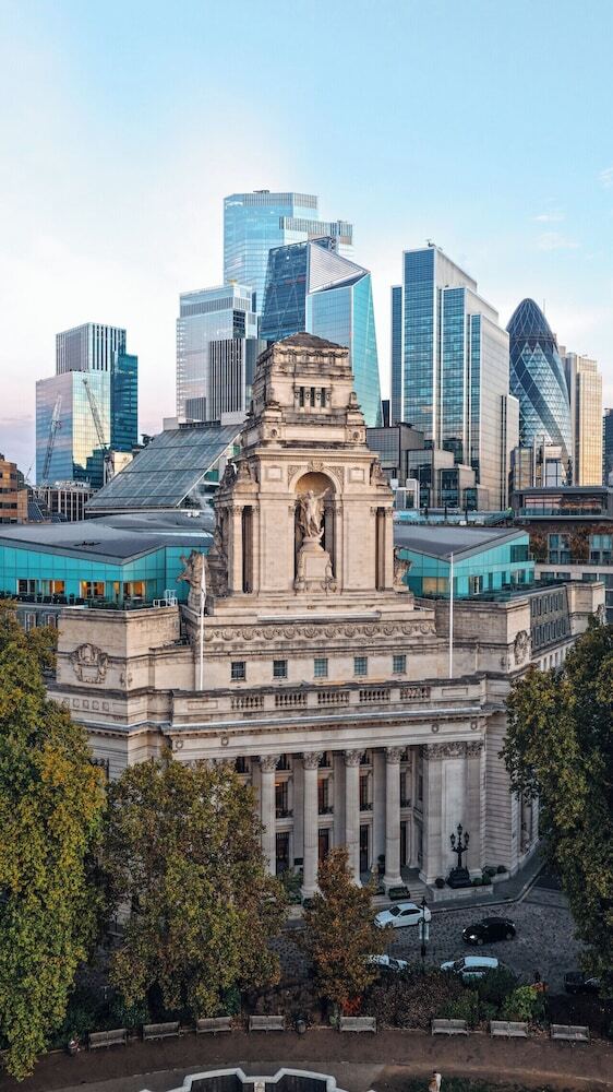 Four Seasons Hotel London At Tower Bridge