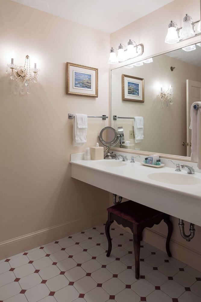 Hotel Bluenose Inn - Bar Harbor Collection