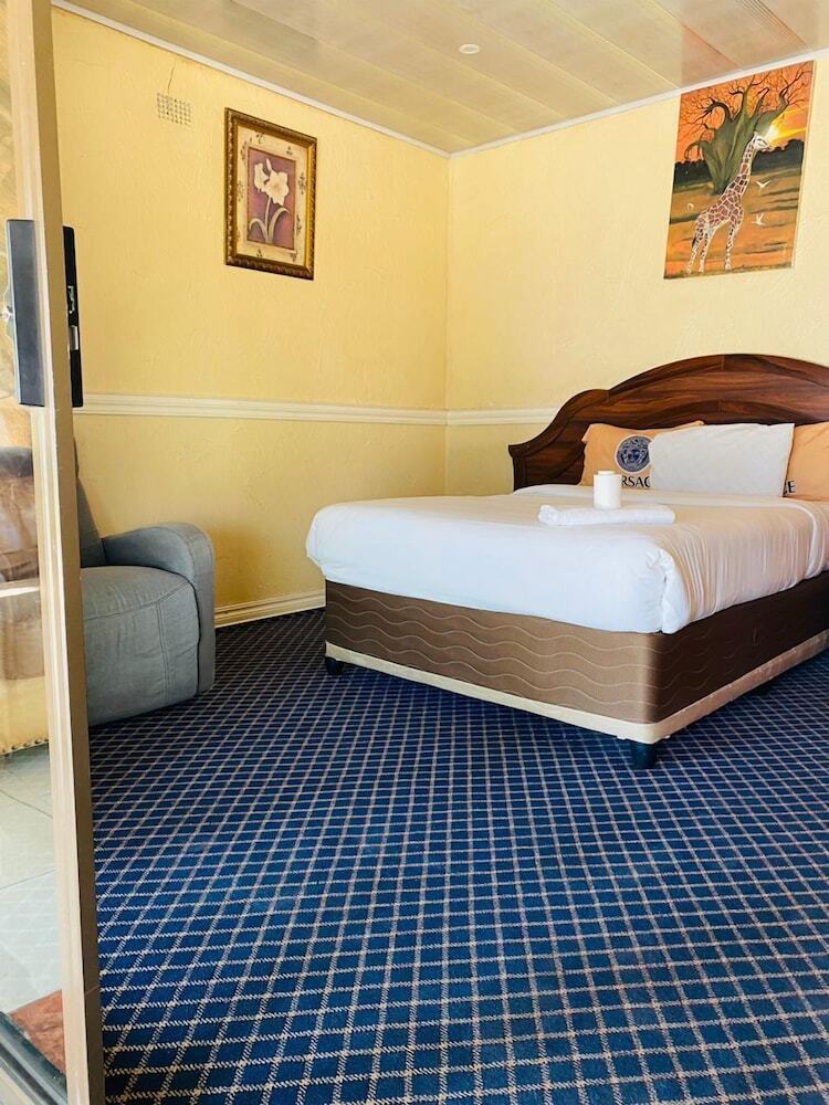 Royal Olympia Lodge And Safaris
