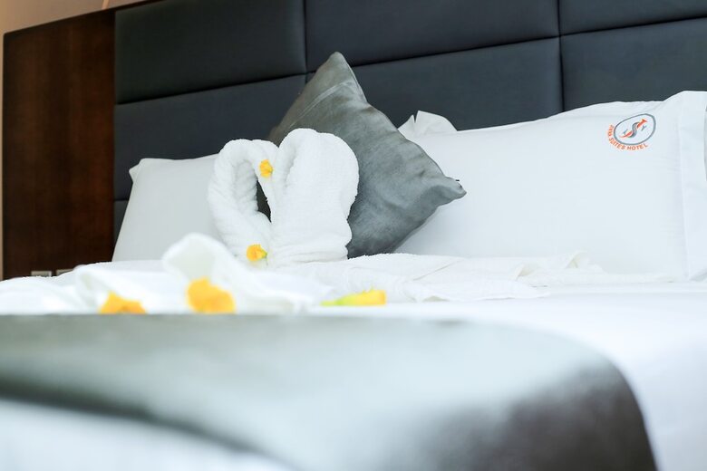Jinna Suites Hotel