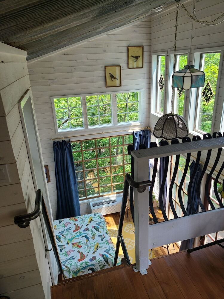 The Treetop Hideaways At Ruby Falls