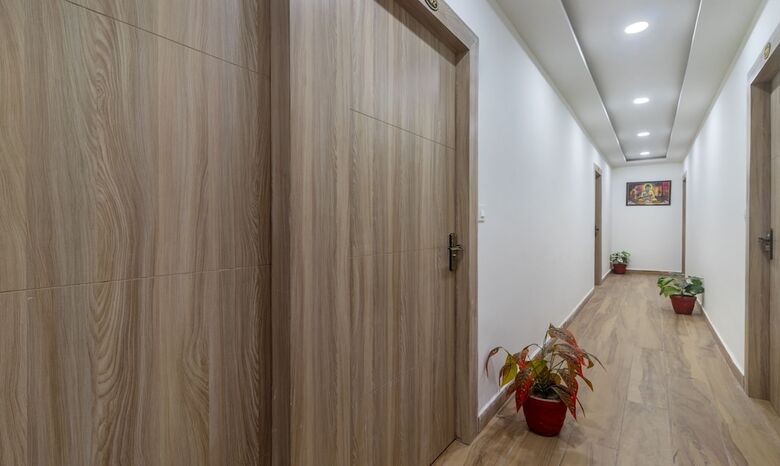 Itsy Hotels Krishna Residency, Govardhan Chauraha