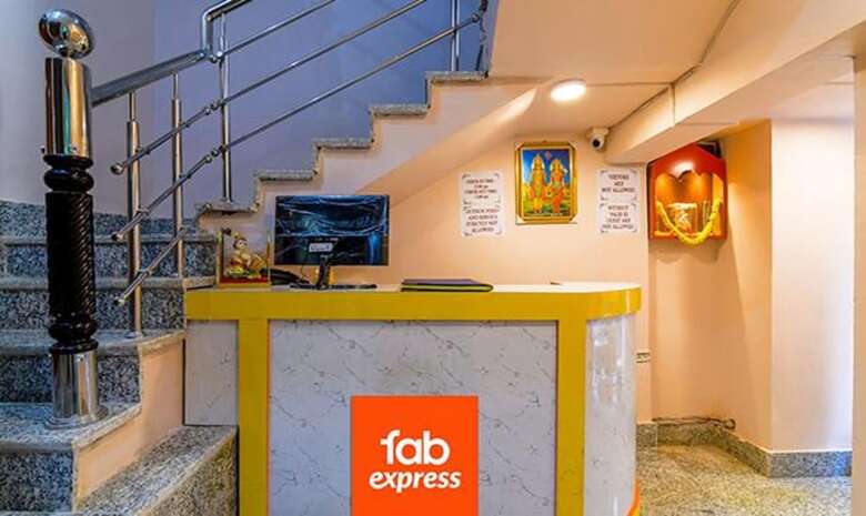 Hotel Fabexpress Golden Palace