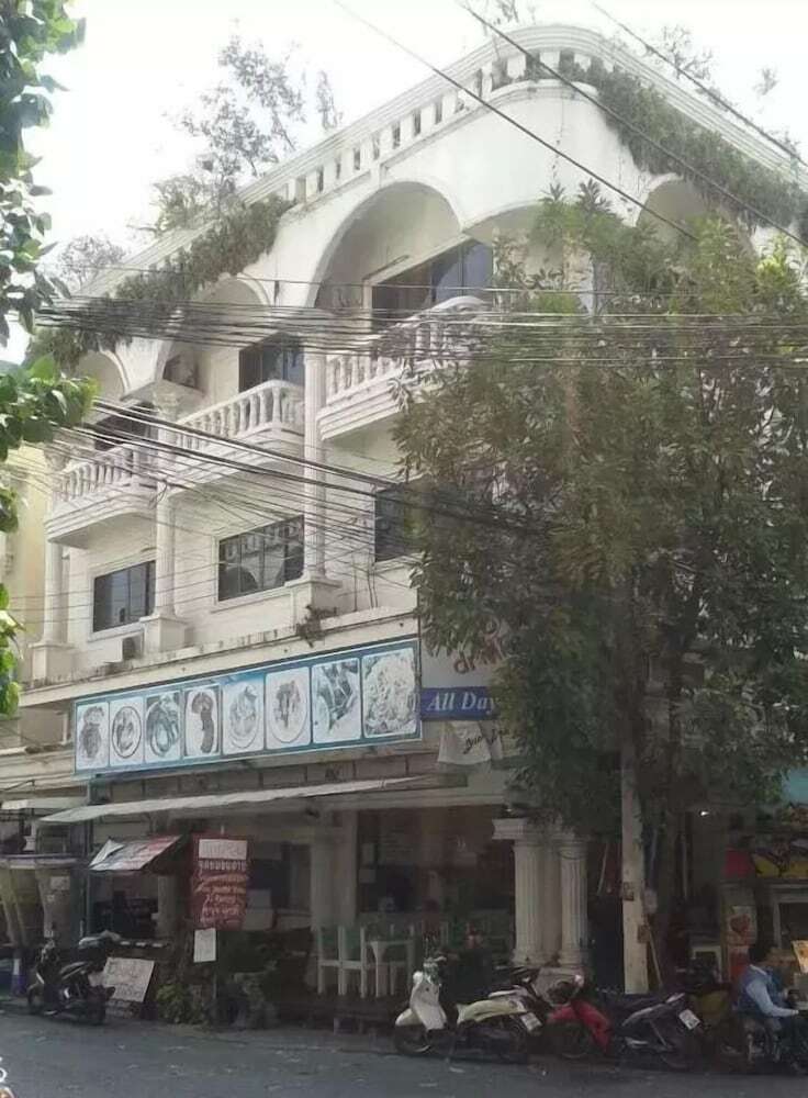 Hotel Baan Dok Mai