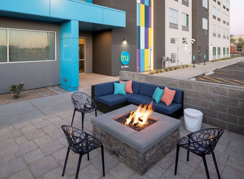 Hotel Tru By Hilton Phoenix Glendale Westgate, Az