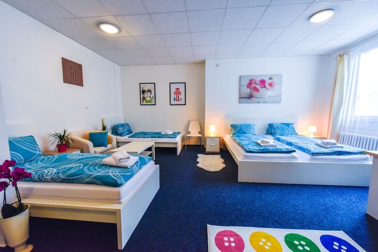 City Hotel