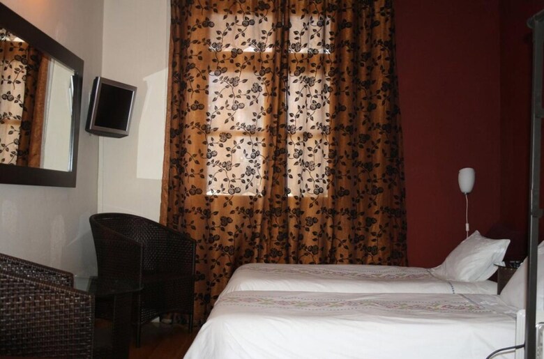 Residencia Pedra Antiga