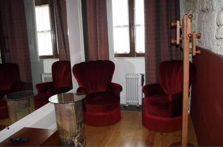 Residencia Pedra Antiga