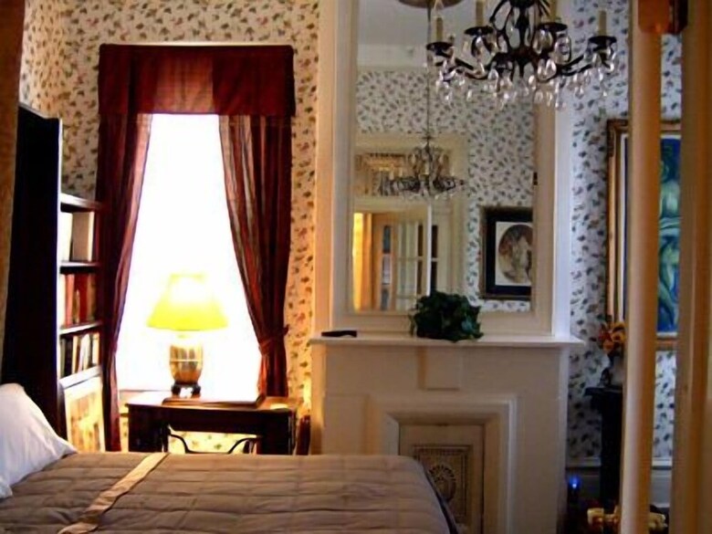 Roussell's Garden Bed & Breakfast