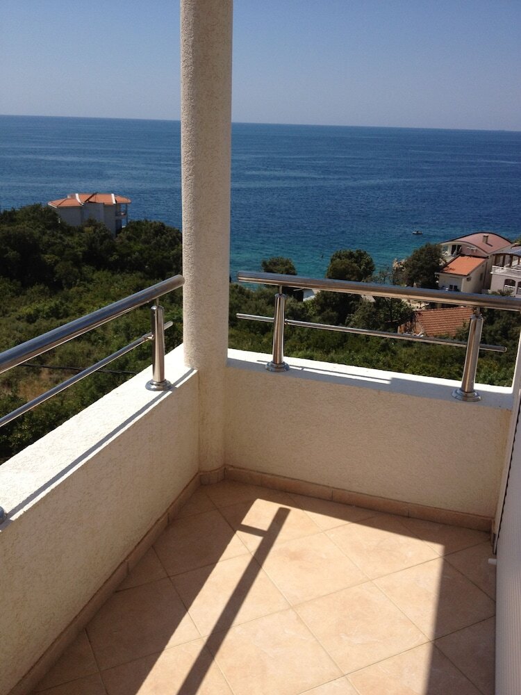 Aparthotel Apartments De Lara